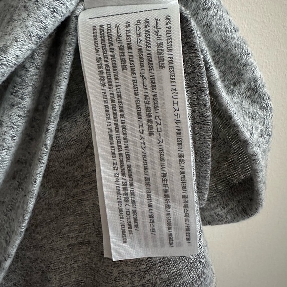 A&F Tee - Picture 4 of 4